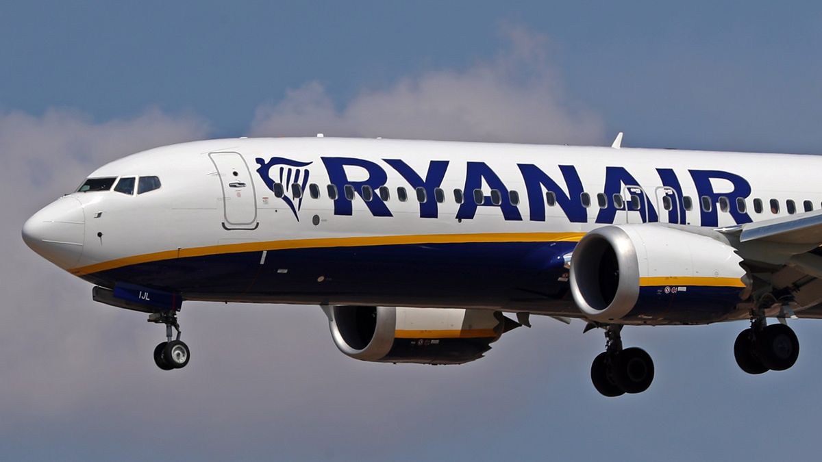 Ryanair wprowadza nowe opłaty w samolocie.