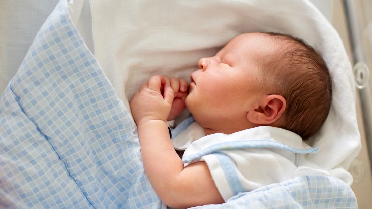 Najpopularniejsze imiona 2021 dla chłopców. Czy wiesz, co oznaczają?