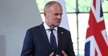 Tusk o ratyfikacji traktatu z Wielką Brytanią. Uderzył w Nawrockiego
