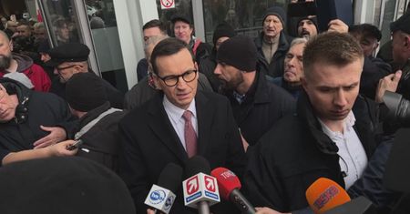 Morawiecki o zamieszaniu w TVP. "Tak ostrych słów zwykle nie używam"