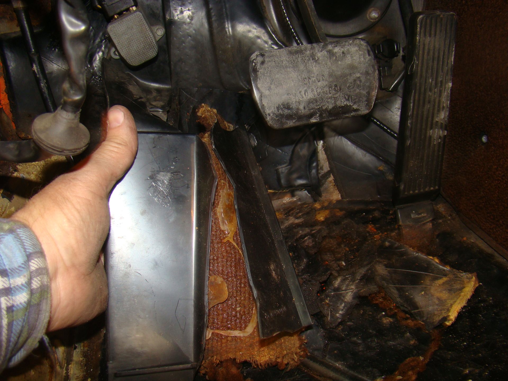 Mercedes 450 SL (R107) - podłoga 4