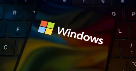 Windows 11 z rozszerzonym ciemnym motywem. Microsoft zapowiada zmiany