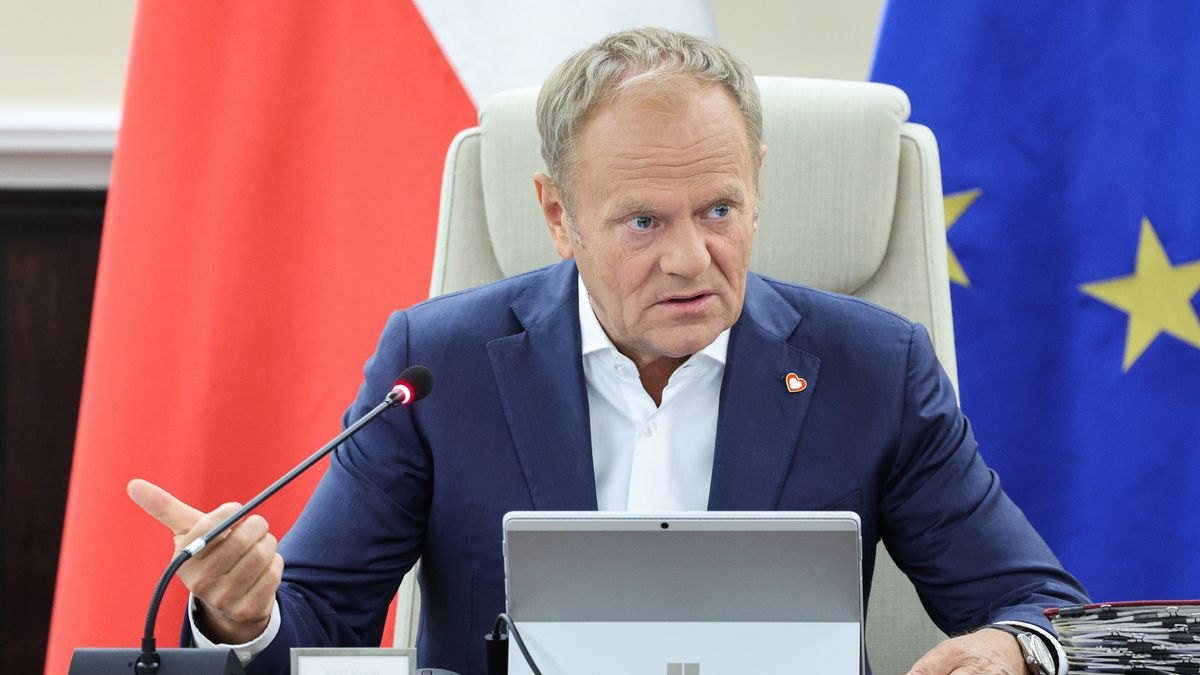 Donald Tusk
Warszawa, 06.05.2025. Premier Donald Tusk podczas posiedzenia rz�du w siedzibie KPRM w Warszawie, 6 bm. Rada Ministr�w ma zaj�� si� m.in projektami deregulacyjnymi, projektem ustawy o zmianie ustawy o obronie Ojczyzny oraz niekt�rych innych ustaw i projektem ustawy o zmianie ustawy o systemie ubezpiecze� spo�ecznych oraz niekt�rych innych ustaw. (jm) PAP/Szymon Pulcyn
Szymon Pulcyn
kancelaria, KPRM, obrady, polityk, polityk polityka, polityka, posiedzenie, prezes rady ministr�w, rada ministr�w, rady ministr�w, rz�d, rz�d Tuska, rz�du, szef rz�du, premier