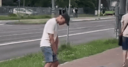Straszne nagranie z Poznania. Dwóch mężczyzn zachowuje się jak zombie
