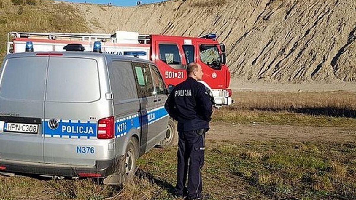 Piasek osunął się na dziewczynkę (zdjęcie ilustracyjne)