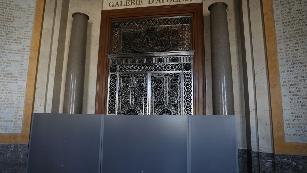 PARIS, FRANCE - OCTOBER 30: The Louvre Museum in Paris is open to the public, but the Galerie d'Apollon is still closed after the theft of several French crown jewels earlier this month in Paris, France on October 30, 2025. (Photo by Stringer/Anadolu via Getty Images)