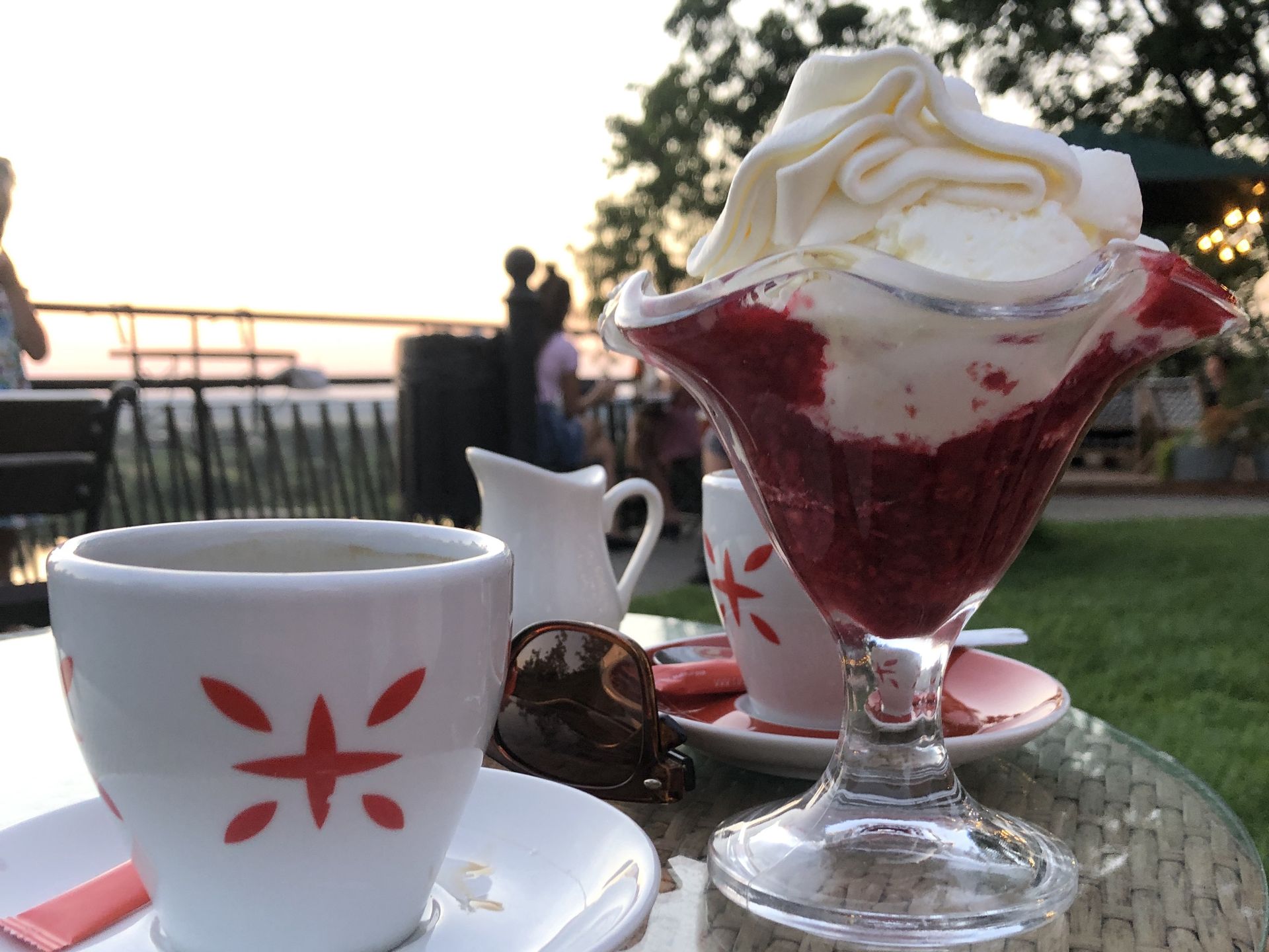 Kawa i lody w kawiarni Staropolska Cafe 