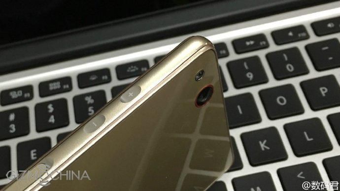 #wSkrócie: Nubia X8 i smartwatch Meizu na zdjęciach oraz Facebook ze wsparciem dla 3D Touch 9
