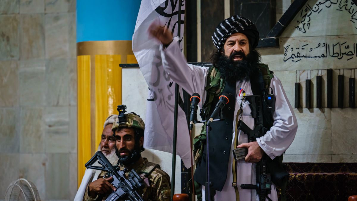 Haqqani na zdjęciu z 2021 roku