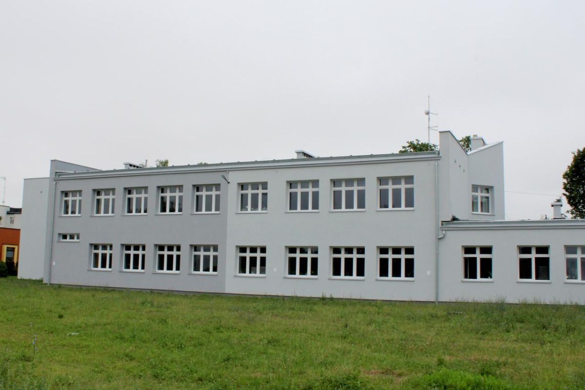 Szkoła w Dobrzejewicach