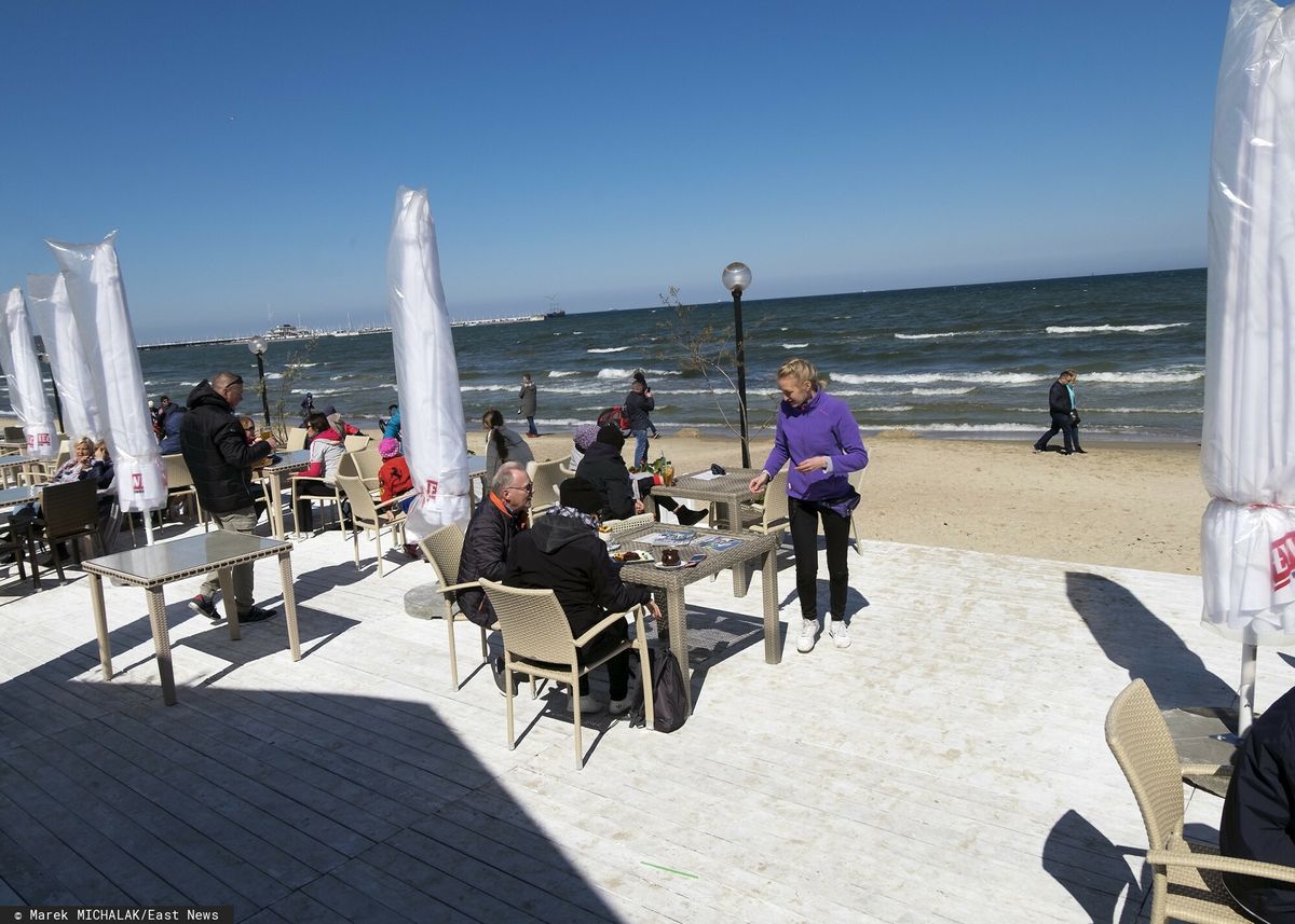 Polacy ruszyli z planami na majówkę i rezerwują miejsca noclegowe nad morzem i w górach