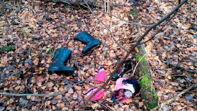 Wyszły na spacer do lasu. 10-latkę odnaleziono przy martwej matce