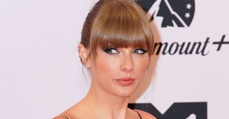 Taylor Swift ZNÓW w centrum skandalu. Tym razem przez ojca. Miał ZAATAKOWAĆ FOTOREPORTERA!