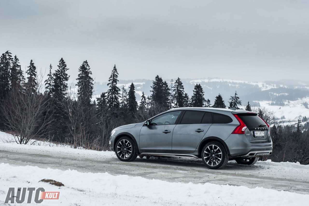 Ośnieżone górskie drogi to żywioł V60 Cross Country