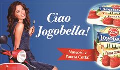 Włoska kampania reklamuje jogurty Jogobella Panna Cotta