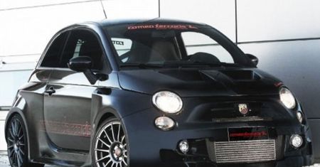 Szerszy niż dłuższy - Romeo Ferraris 500 Abarth Stradale (2011)