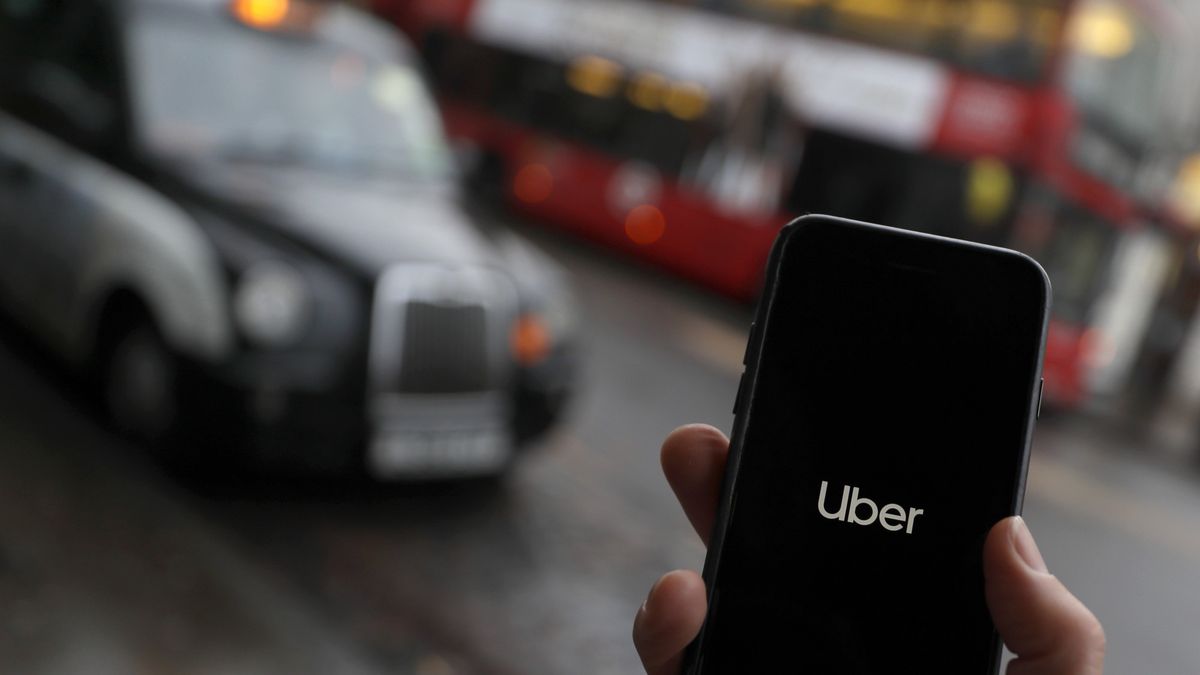 Uber stracił licencję na wykonywanie usług w Londynie.