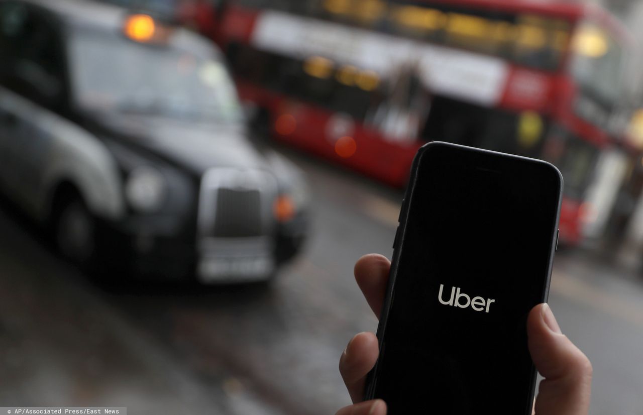 Uber stracił licencję na wykonywanie usług w Londynie.