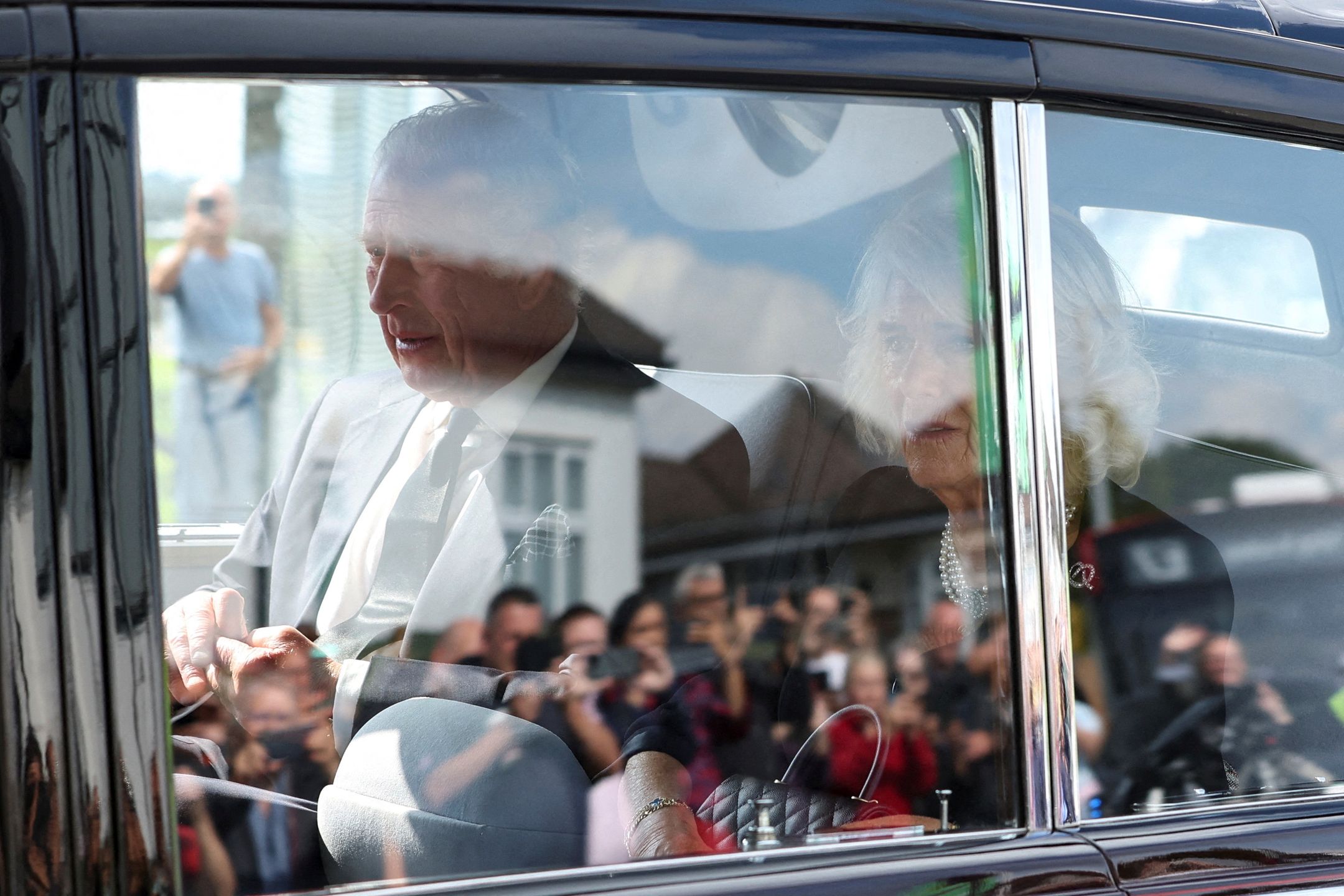 Król Karol III przybywa do Londynu