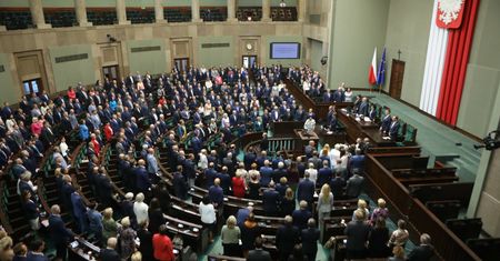 Posłanki dyskryminowanymi matkami. Będzie specjalne świadczenie