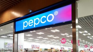 Futrzana narzuta na chłodne dni. W Pepco jest w specjalnej cenie