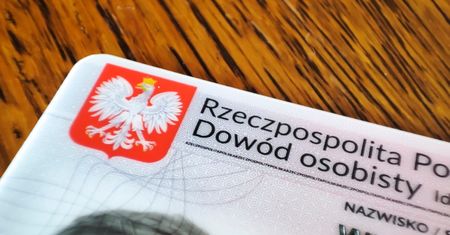 Miliony Polaków z dowodem osobistym do wymiany w 2025 roku. Spóźnialskim grożą kary