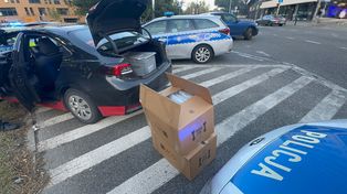 Miał wozić pasażerów, ale w bagażniku ukrywał coś zupełnie innego. Policjanci nie spodziewali się takiego odkrycia!