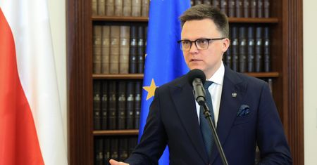 Rekordowa liczba parlamentarnych zespołów w Sejmie. Hołownia chce zmian