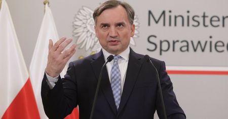 Gigantyczne dotacje dla ludzi Mateckiego z "funduszu Ziobry"