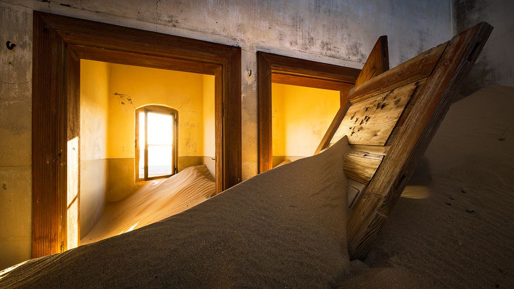 Miasto poszukiwaczy diamentów opanowane przez pustynię - niezwykły cykl zdjęć 1