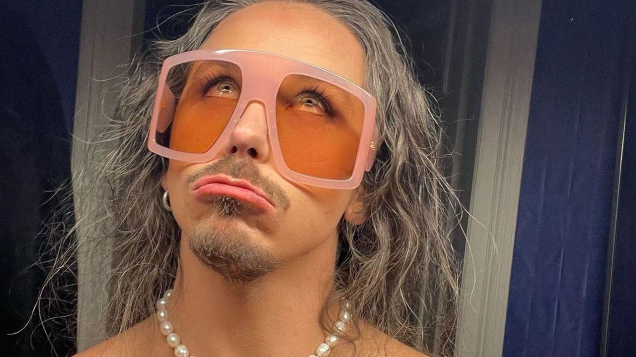 Michał Szpak łamie przepisy drogowe