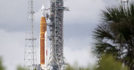 Artemis 1. Start rakiety SLS. Gdzie oglądać NA ŻYWO? Odliczanie już się rozpoczęło