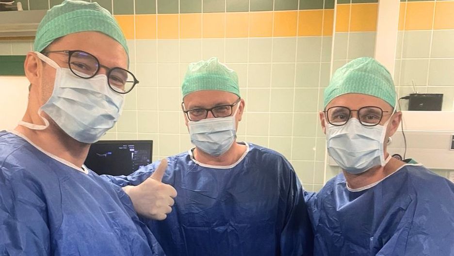 Niezwykła operacja w Poznaniu. Ratowali bliźnięta jeszcze w łonie mamy