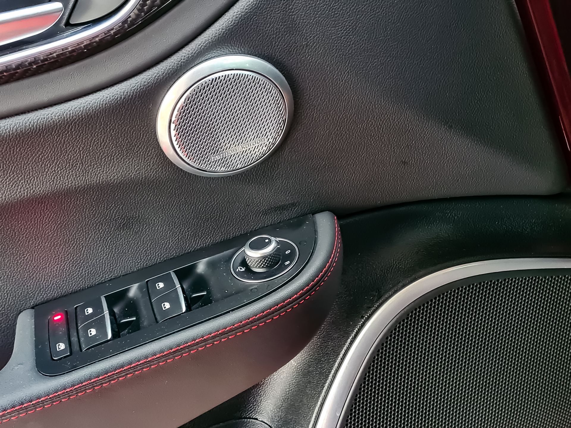 Alfa Romeo Giulia: Nowy system info-rozrywki, audio Harman Kardon i systemy wsparcia i ochrony 15