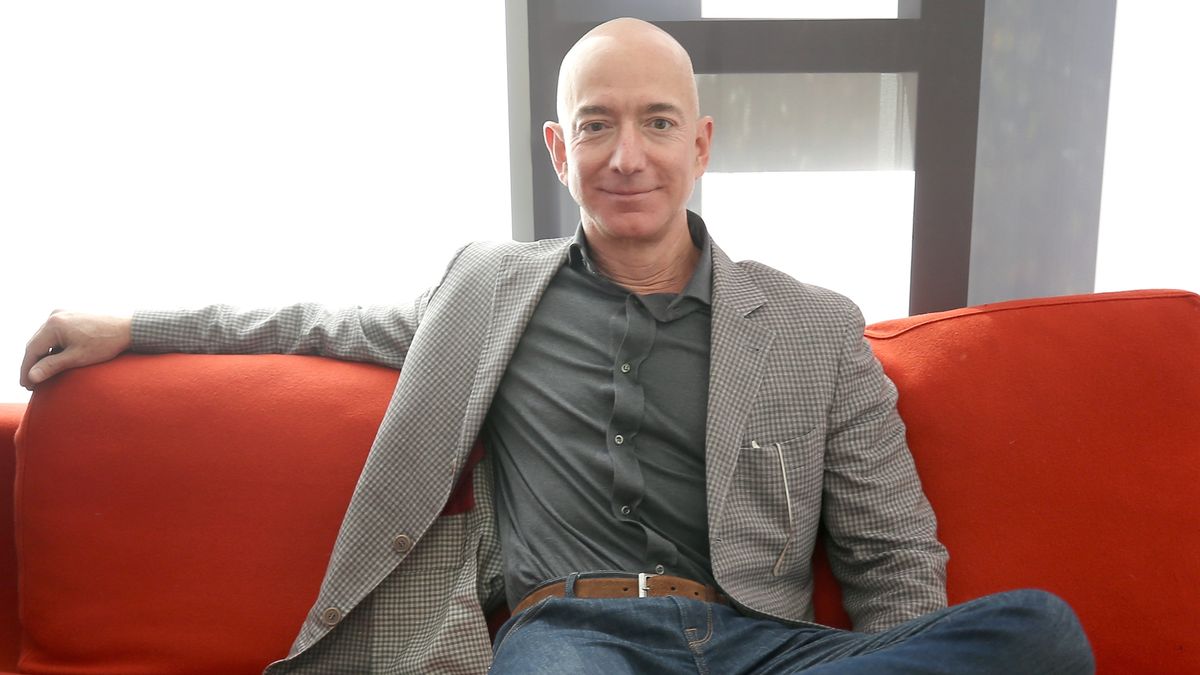 Założyciel Amazona Jeff Bezos jest jednym z najbogatszych ludzi na świecie. 