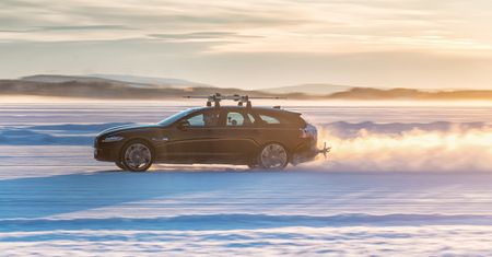 Jaguar XF Sportbrake i nietypowy pasażer. Pobili rekord świata