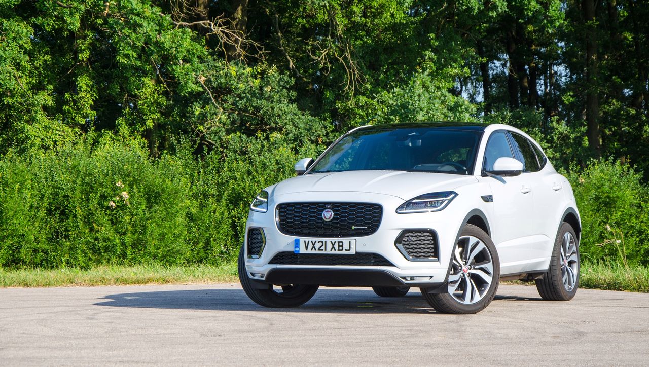 Jaguar E-Pace P300e