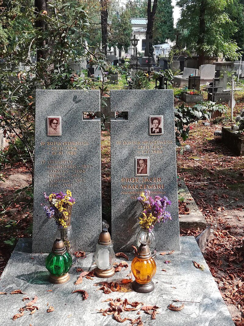 Grób brata i rodziców Marka Walczewskiego