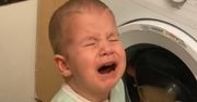 Przerażone dziecko zobaczyło to w pralce. Matka wszystko nagrywała