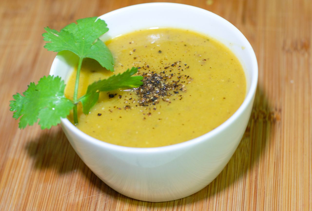 Zupa serowa - z makaronem, z grzankami, z kluskami kładzionymi