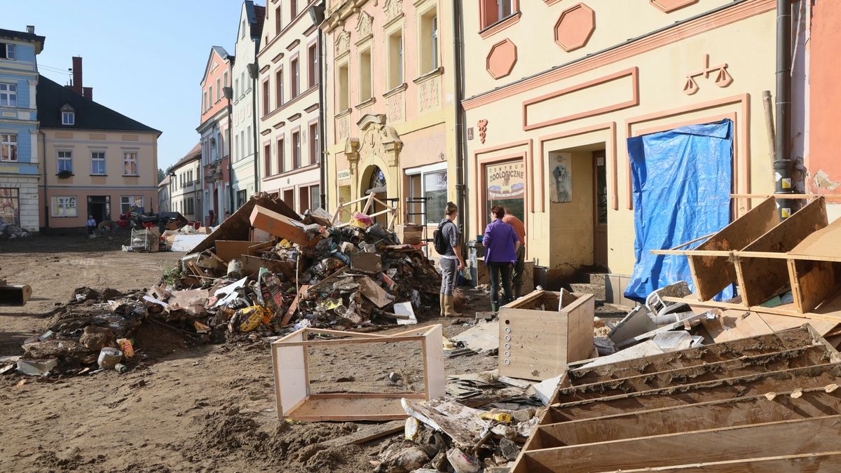 Miasta po przej?ciu fali powodziowej
Fot. Wojciech Olkusnik/East News, 18.09.2024. Ladek Zdroj, woj. dolnoslaskie. Sytuacja powodziowa w regionie. Zrujnowane miasto po przejsciu powodzi.
Wojciech Olkusnik
