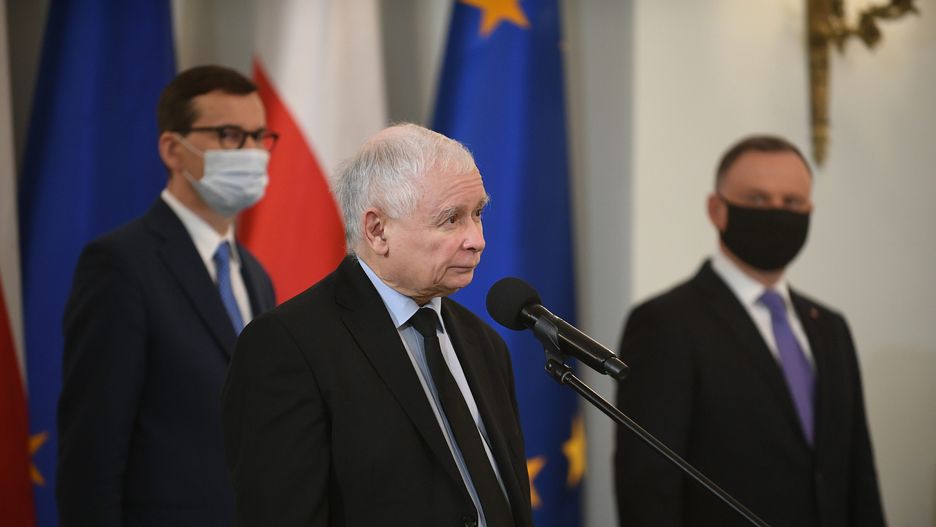 Zdaniem amerykańskich mediów, wojna w Ukrainie wywołała zmianę w polskiej politykce, a nawet w samym Kaczyńskim. "Jarosław Kaczyński, (...) wieloletni pogromca jedności Unii Europejskiej, w obliczu agresji Rosji na Ukrainę zaczął przedstawiać się jako orędownik wartości demokratycznych i europejskiej solidarności – podaje amerykański "New York Times".