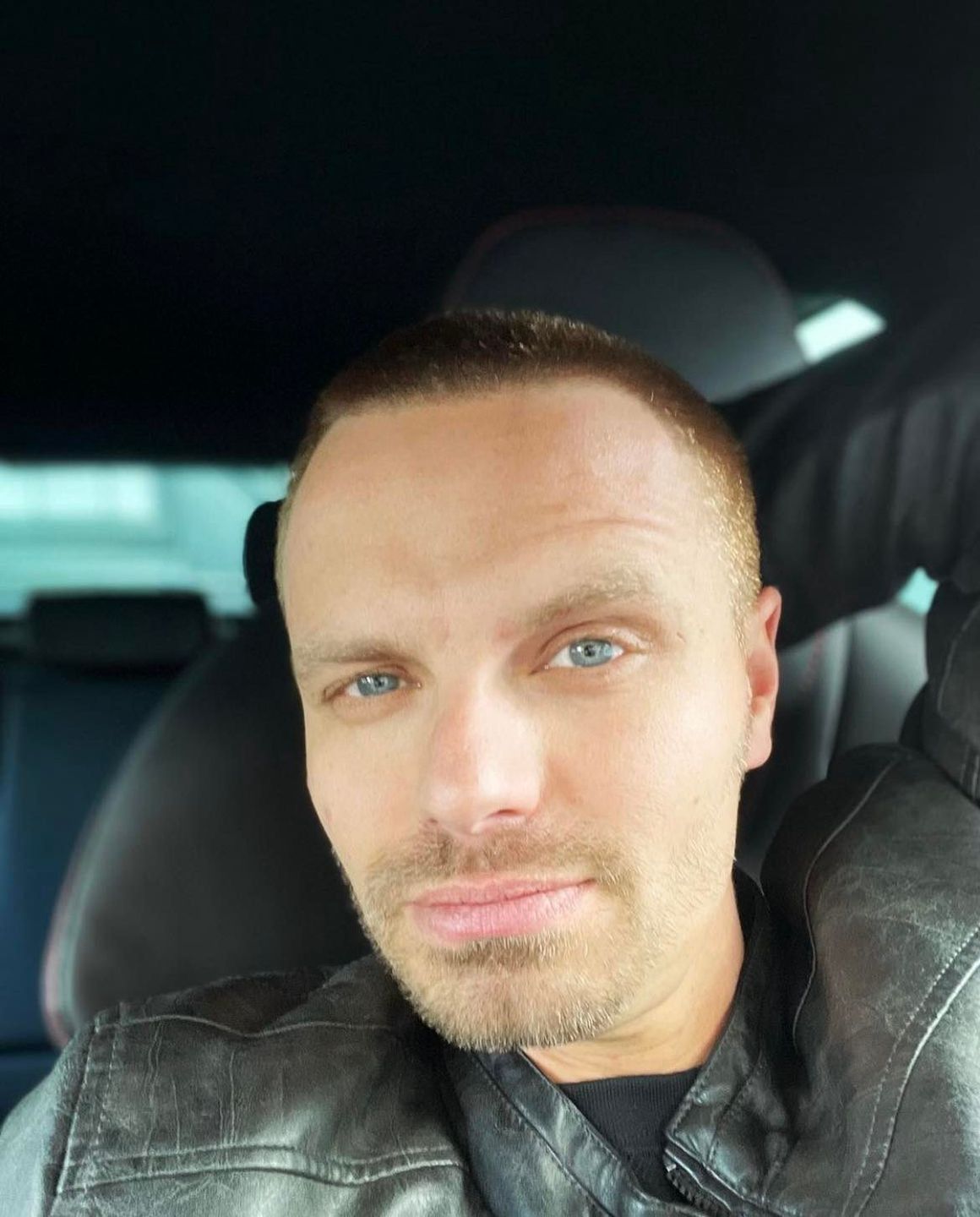 Marcin Hakiel udostępnił ślubne zdjęcia z Katarzyną Cichopek