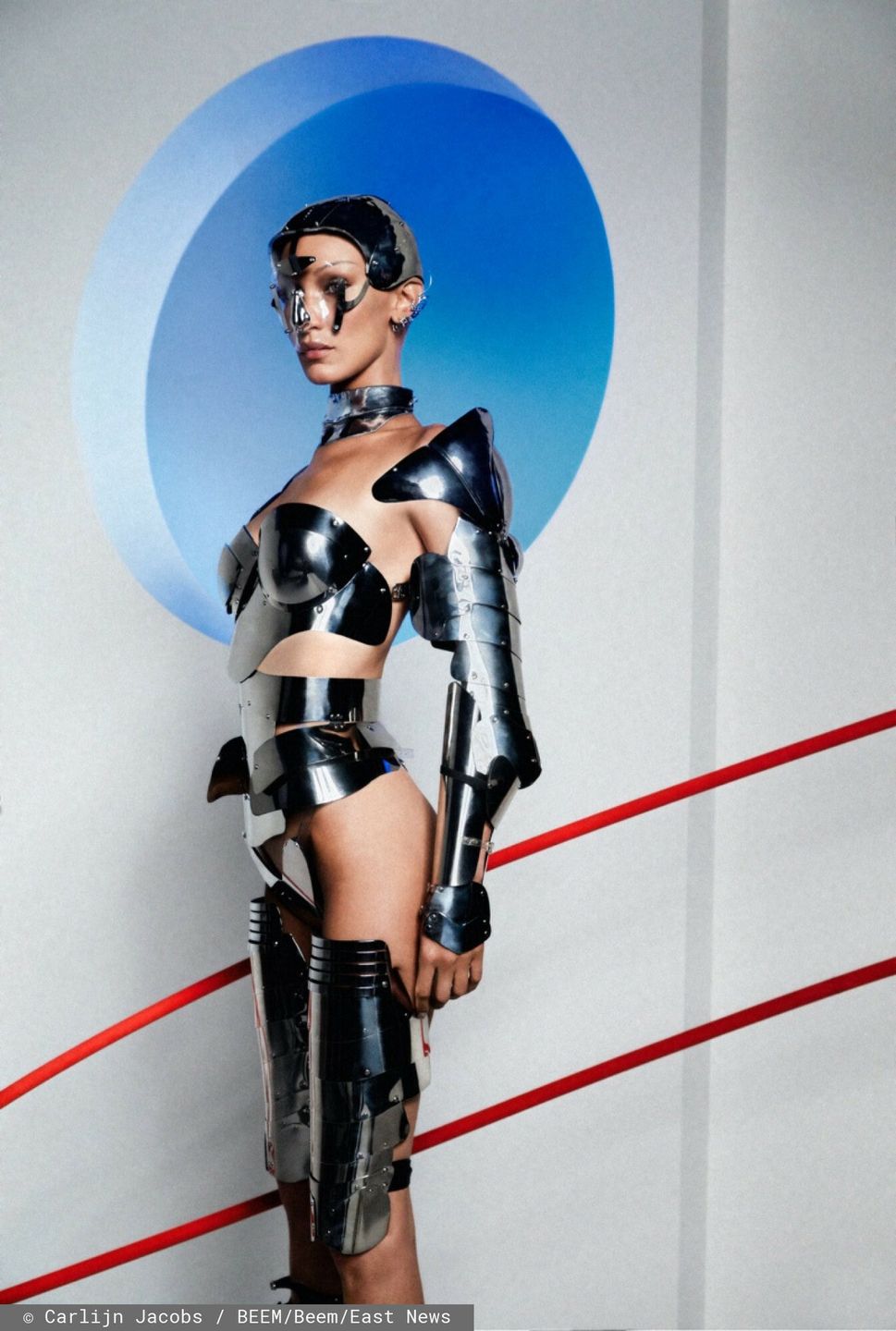 Łysa Bella Hadid w kampanii Heaven by Marc Jacobs