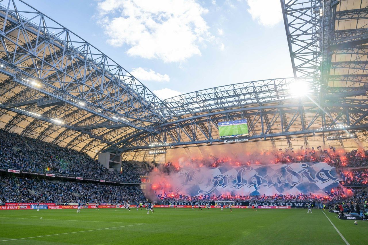 Z trybun. Kibice na Lech - Pogoń: rekord frekwencji, oprawa i goście