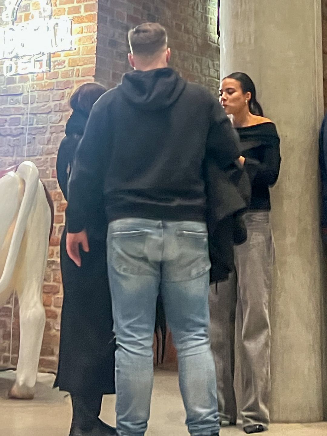 Lexy Chaplin imprezuje na mieście