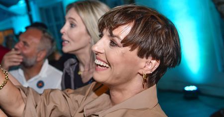 Nie każda by się odważyła. Spójrzcie tylko na jej płaszcz