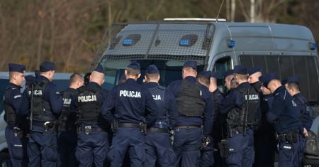 Internetowe Forum Policyjne zhakowane. Napastnicy uzyskali m.in. adresy e-mail i hasła