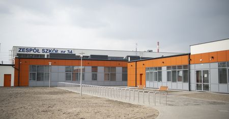 Warszawa. Pracownie fryzjerskie, stolarskie i budowlane. Targówek zyskał nowoczesną szkołę