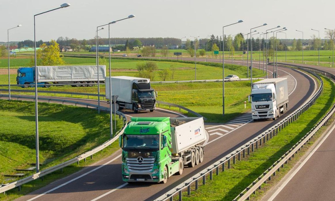 Pracownicy z Ukrainy zamieniają kierownicę na karabin